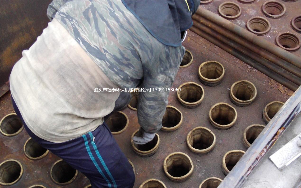 新疆石河子30T鍋爐除塵器布袋更換中 新疆石河子30T鍋爐除塵器布袋更換中